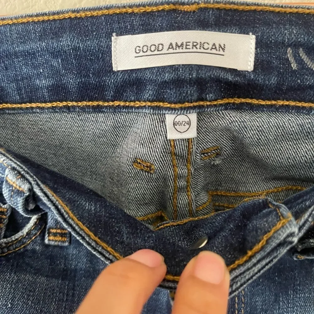 NWT Good American straight leg‎ raw hem jeans
